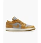 Кроссовки женские Jordan Air 1 Low 36.5 Комбинированный DC0774-020 - изображение 4