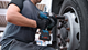 Akumulatorowy klucz udarowy Bosch Professional GDS 18V-1050 H + 2 akumulatory GBA 5.0 Ah + ładowarka (06019J8522) - obraz 13