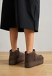 Женские угги UGG Classic Ultra Mini Platform Burnt Cedar Темно-Коричневый 39 1135092 - изображение 6