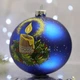 Ялинкова іграшка новорічна куля Santa Shop Свічка з різдвяним вінком Синій 10 см (4820001112504) - зображення 2