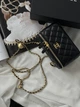 Сумка женская клатч Classic Lambskin Pearl Crush Vanity Bag Prem черный классический - изображение 4
