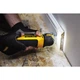 Багатофункціональний інструмент мережевий DeWALT, 300 Bт, 0 - 22000 кол/хв, вага 1.5 кг, насадки 8 шт, шліфпапір 25 шт, валіза - изображение 4