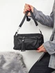 Елегантна сумка з екошкіри з китицею через плече INNOE 350010-4, 16х28х12 см Чорна - изображение 9