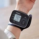 Автоматический тонометр на запястье OMRON RS3 Intelli IT (HEM-6161T-E) - изображение 9