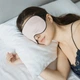 Маска для сна из мерсеризованного хлопка «Чумацький Шлях» с нескользящей резинкой и охлаждающим гелевым вкладышем в Подарочной упаковке Розовый (1144-02) - изображение 6