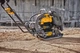 Вибрационная плита прямоходная аккумуляторная DeWalt POWERSHIFT DCPS7154N - изображение 5
