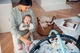 Розвиваючий килимок для немовлят MoMi Smart Day 0+ дитячий ігровий килимок з бортиками, сенсорними іграшками, подушкою та кульками, м’який двосторонній килимок-манеж для нововнародженого сухий басейн для розвитку малюка - зображення 4