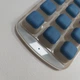 Форма для льда из пластика и силикона 28 х 12 х 2,5 см Lessner Sky Blue 10318 - изображение 3