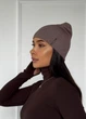 Жіноча шапка з м’якої трикотажної пряжі Casual Vibe INNOE 950888 Кавовий - изображение 3