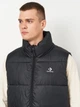 Теплый жилет мужской Converse Patch Pkt Puffer Vest CVM5J222-BLK L Черный (0199202980057) - изображение 4