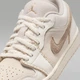 Кросівки Air Jordan 1 Low Hemp Beige HV4268-120 40.5 - зображення 7