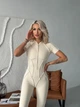 Спортивный женский комбинезон Zip Premium с акцентными силуэтными швами и коротким рукавом Открытая спина Без пуш-ап L Молочный (ZIP150MilkL) - изображение 7