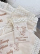 Крестильный набор для мальчика Family Tradition велюровая махра сатин велюр с вышивкой и кружевом светло-бежевый Таинство Крещения Назара - изображение 4