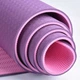 Подарочный набор для фитнеса и спорта Коврик 183х61 см и гантели 2 шт по 1 кг Фиолетово-розовый - изображение 11