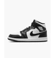 Кроссовки женские Jordan Air 1 Mid Shoes 44 Чорно-білий DV0991-101 - изображение 2