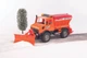 Игрушечная машинка Bruder Снегоуборочный автомобиль MB Unimog (2572) - изображение 2