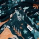 Мягкий теплый плед покрывало ARDESTO Christmas Flannel 160x200 см из 100% полиэстера плед для спальни детской и пикника рождественский принт Олени Зеленый - изображение 11