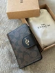 Женский кожаный кошелек Coach Medium Corner Zip Signature Wallet Brown Black - изображение 1