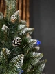 Искусственная заснеженная елка Элитная высотой 1.5 м из ПВХ, роскошная пышная новогодняя елка с шишками и синими ягодами Зеленый - изображение 6