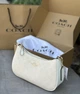 Женская сумка Coach Teri White Shoulder Bag In Signature Canvas белая кожаная - изображение 1