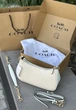 Женская сумка Coach Teri White Shoulder Bag In Signature Canvas белая кожаная - изображение 4