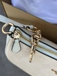 Женская сумка Coach Teri White Shoulder Bag In Signature Canvas белая кожаная - изображение 6