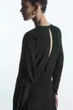 Сукня жіноча COS cutout fit-and-flare midi dress 1191207002 44 Чорний - изображение 5