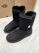 Жіночі уггі Середні Чорні Замшеві з Гудзиком Зваровскі UGG Medium Black Suede Button Svarovsky (38, чорний) - зображення 9