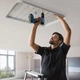 Безщітковий акумуляторний дриль-шурупокрут Bosch Professional GSR 185-LI із 2 акб GBA 18V 2.0Ah і з/п GAL 18V-20 у кейсі (06019K3000) - зображення 4