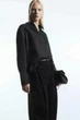 Штани жіночі вельветові COS pleated barrel-leg corduroy trousers 1169216001 42 Чорний - изображение 2
