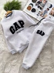 Дитячий костюм GAP на флісі (світшот+джогери) 104-110 см світло сірий - зображення 1