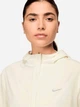 Спортивная ветровка для бега с капюшоном женская Nike W Nk Swift Rpl Pkbl Jkt HQ0650-133 L Бежевая (0197859702237) - изображение 10