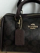 Сумка жіноча Mini Rowan Crossbody In Signature шоколадне барило - зображення 2