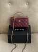 Сумка женская клатч Chanel Classic Lambskin Pearl Crush Vanity Bag Premium бордовый с ручкой Шанель MDR - изображение 1