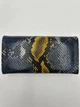 Кошелёк женский кожаный Desisan 057-929 жёлто-синий (yellow blue) рептилия - изображение 3