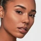 Хайлайтер Makeup by Mario Soft Glow Highlighter (Golden) 4.5 g - зображення 2