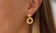 Сережки в стилі Chanel в золотому кольорі - зображення 1