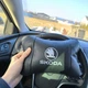 Автомобильные подушки с эластичной стропой и брелоком Skoda из кожи - изображение 3