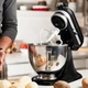 Кухонний комбайн KitchenAid Artisan 4,8 л 5KSM185PSEOB з відкидним блоком чорний - зображення 4