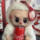 Мягкая игрушка-брелок Лабубу в стиле Coca-cola с креплением на карабин/кольцо, плюшевая, красно-белая - изображение 2