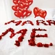Набор воздушных шаров и лепестков LOVE для декора и фотозоны DK045 - изображение 3