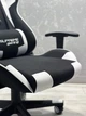 Компьютерное кресло PlayMaker Supreme Gaming 94558 чёрно-белое ткань, 138×68×49 см, 120 кг - изображение 2