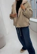 Бежевая двусторонняя зимняя женская куртка oversize широкого кроя теплая М - изображение 1