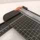 Різак для паперу - тример Paper Cutter із сантиметровою і дюймовою лінійкою розміткою кута - зображення 13