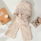 Женская зимняя шапка-шарф 2 в 1 CozyMuffe, бежевая - изображение 2