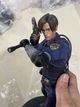 Колекційна фігурка Leon Rezident Evil (32см) - зображення 13