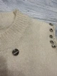 Жіночий светр ошатний з відкритими плечима і стразами One Size білий - зображення 5