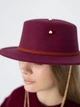 Шляпа женская канотье с золотой цепью D.Hats цвет бордовый - изображение 7