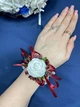 Бутоньєрка (браслет) з квітів на руку для дружки марсала - изображение 1