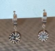 Сережки в стилі Chanel з камінням в золотому кольорі - изображение 2